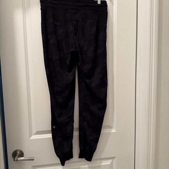 Lululemon Dance Studio Mid-Rise Jogger Heritage 365 Camo Deep Coal Multi / Black - Picture 5 of 6